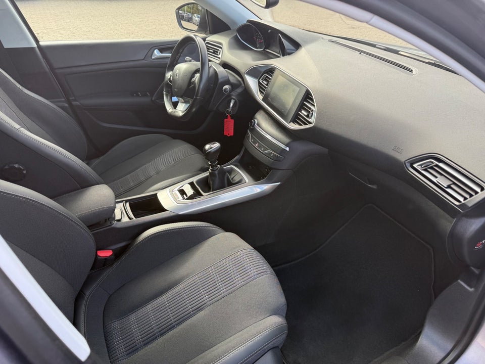 Peugeot 308 1,5 BlueHDi 130 Edition SW 5d