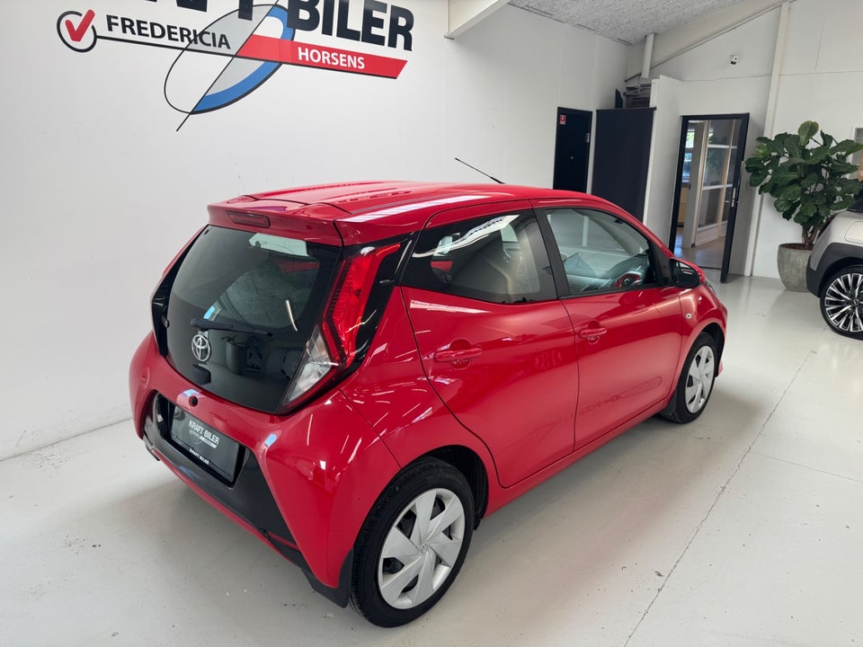 Toyota Aygo 1,0 VVT-i x-plore 5d