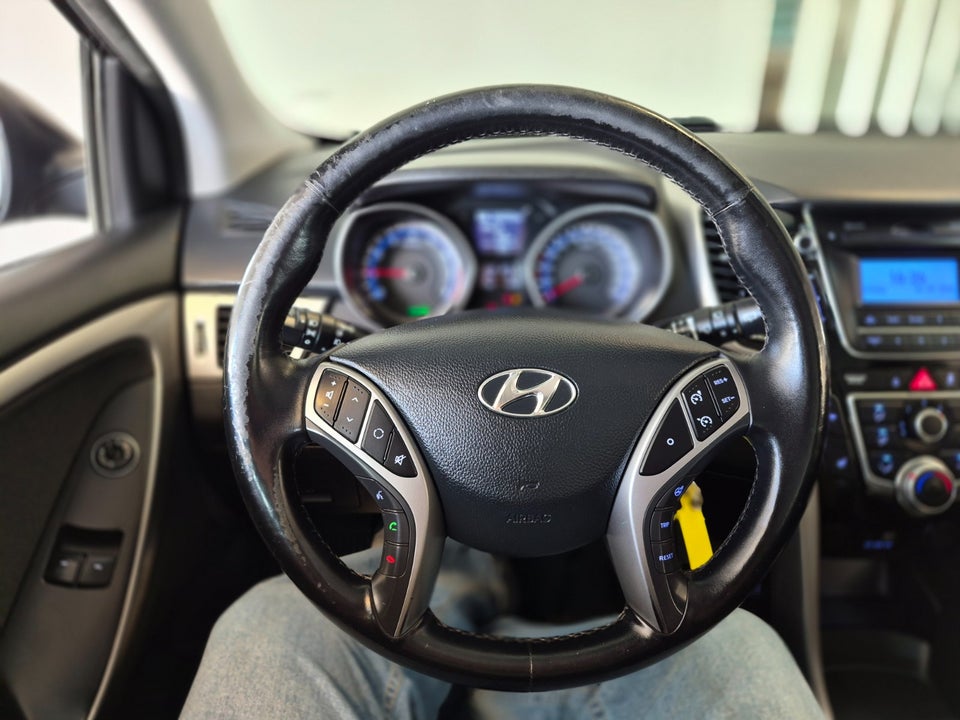 Hyundai i30 1,6 GDi Trend CW 5d