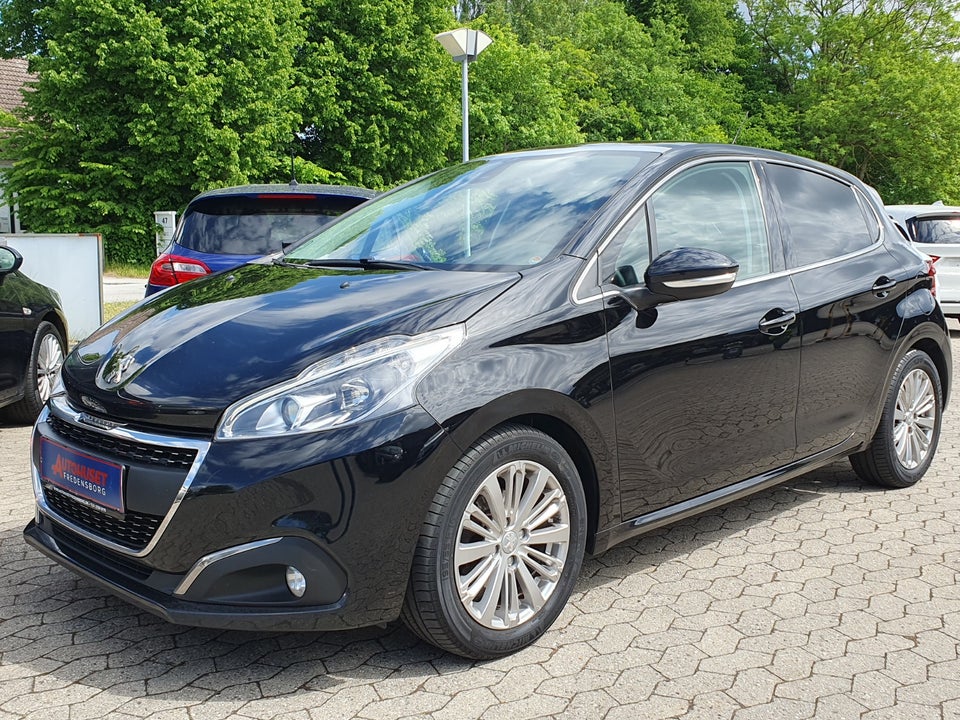 Peugeot 208 1,5 BlueHDi 100 Allure Sky 5d