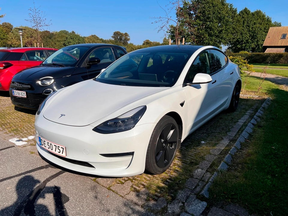 Tesla Model 3 Long Range AWD 4d