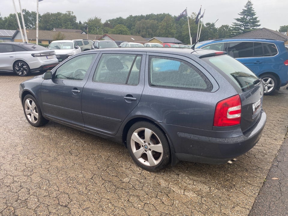 Skoda Octavia 1,9 TDi 105 Elegance Combi 5d