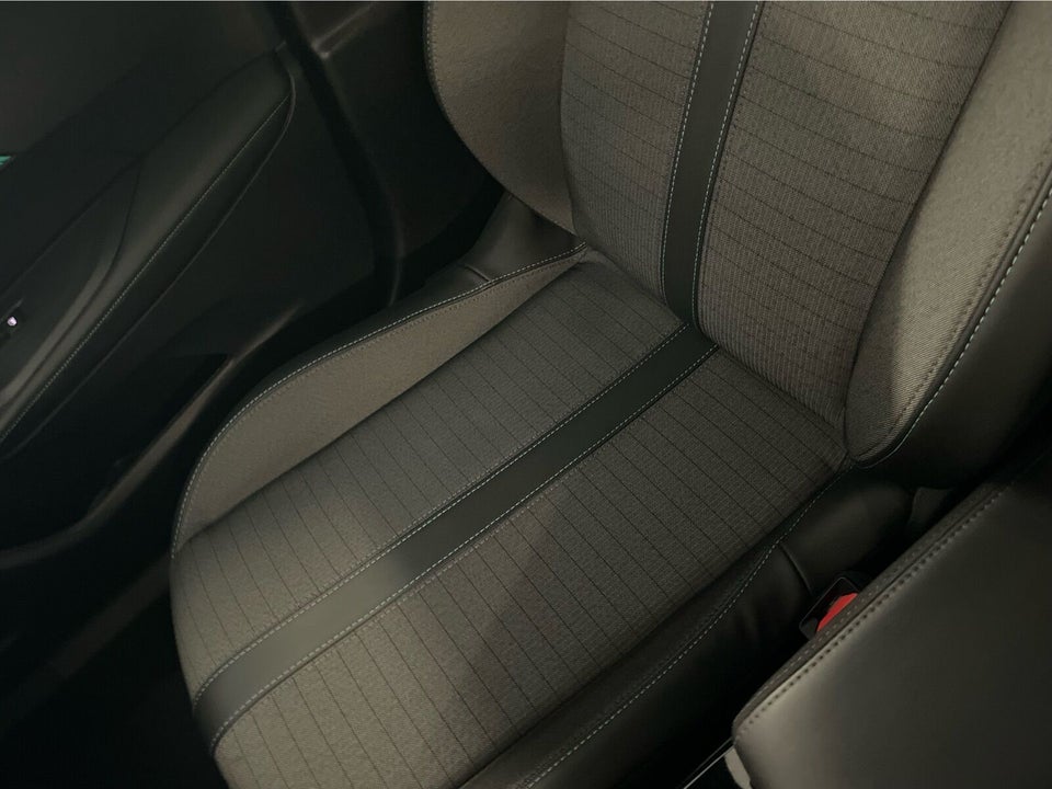 Peugeot 2008 1,2 PureTech 130 Allure Pack EAT8 5d
