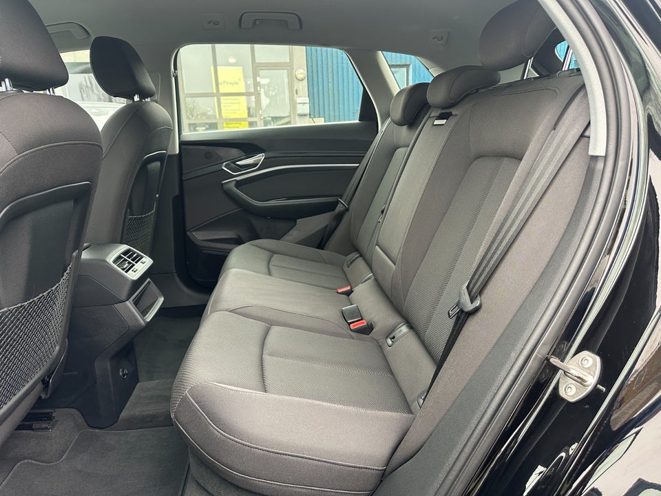 Audi e-tron 50 quattro 5d