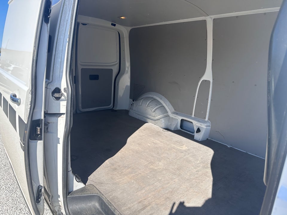 VW Transporter 2,0 TDi 102 Kassevogn lang