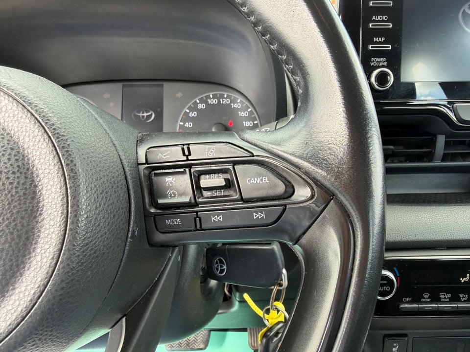 Toyota Yaris 1,5 Hybrid H3 e-CVT 5d