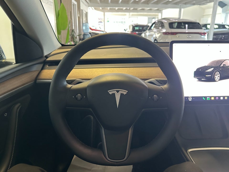 Tesla Model Y Long Range AWD 5d