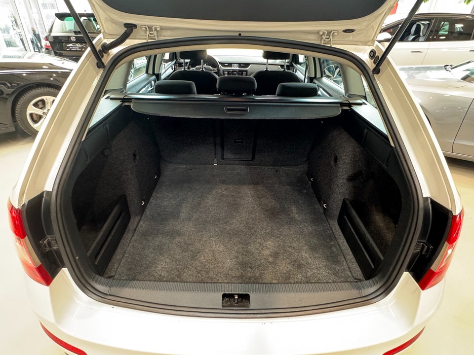 Skoda Octavia 2,0 TDi 150 Ambition Combi DSG 5d