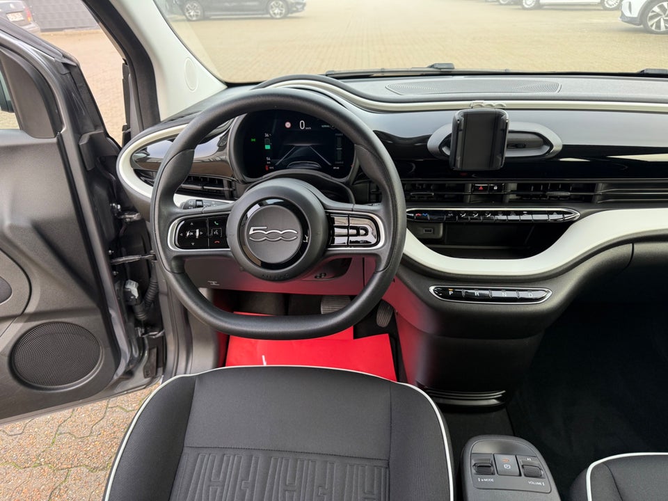 Fiat 500e 24 Action 3d