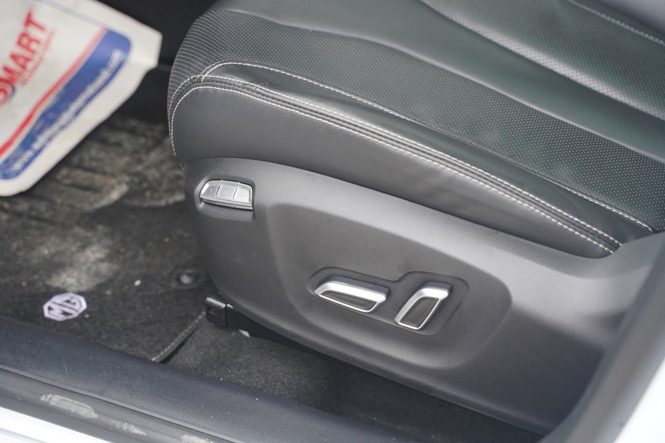 MG Marvel R Luxury 5d