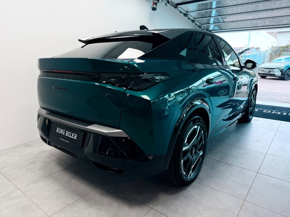 Peugeot e-3008 77 GT Pack 5d