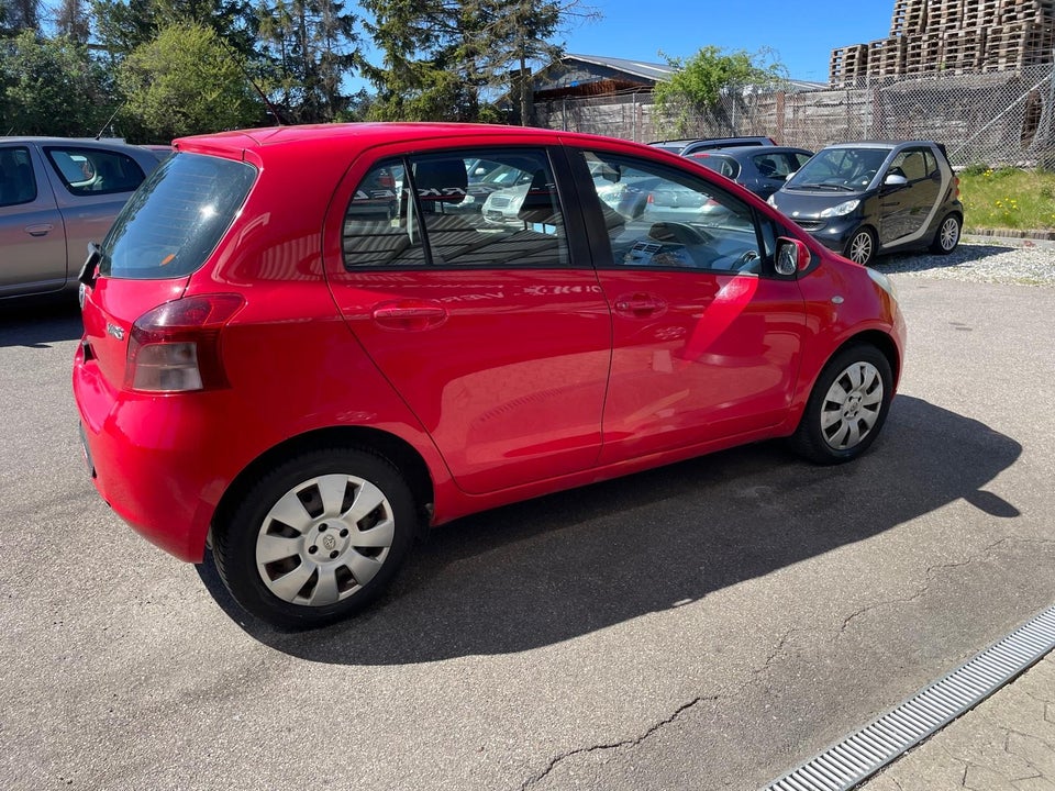 Toyota Yaris 1,3 Luna 5d