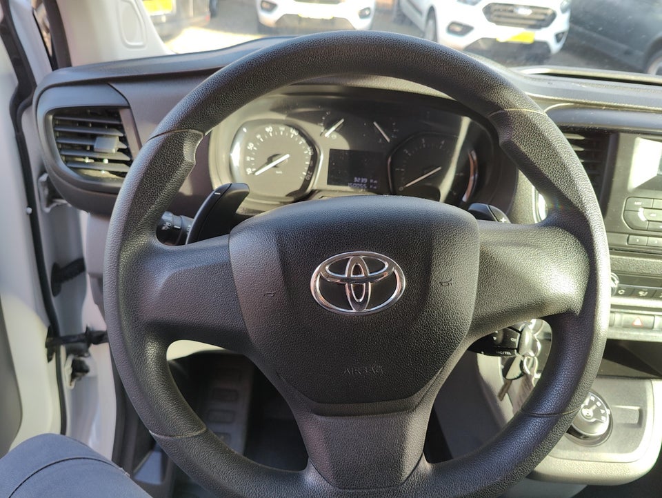 Toyota ProAce 1,6 D 95 Medium Comfort MMT 5d