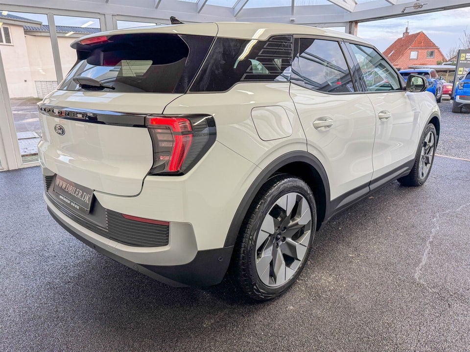 Ford Explorer 82 Premium Extended Range 5d