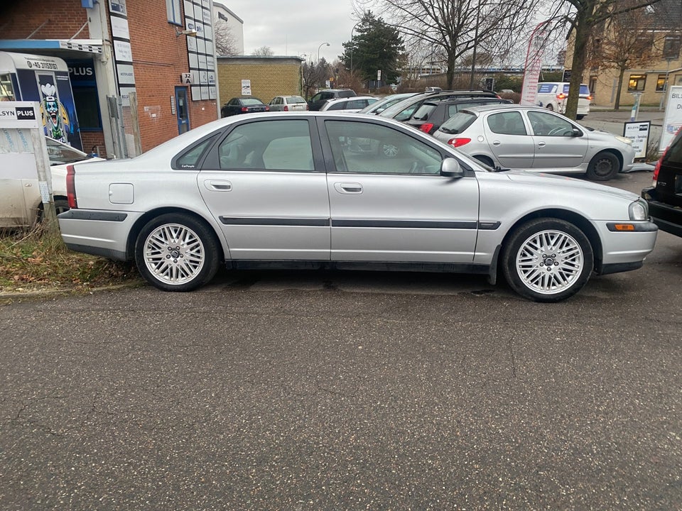 Volvo S80 2,4  4d
