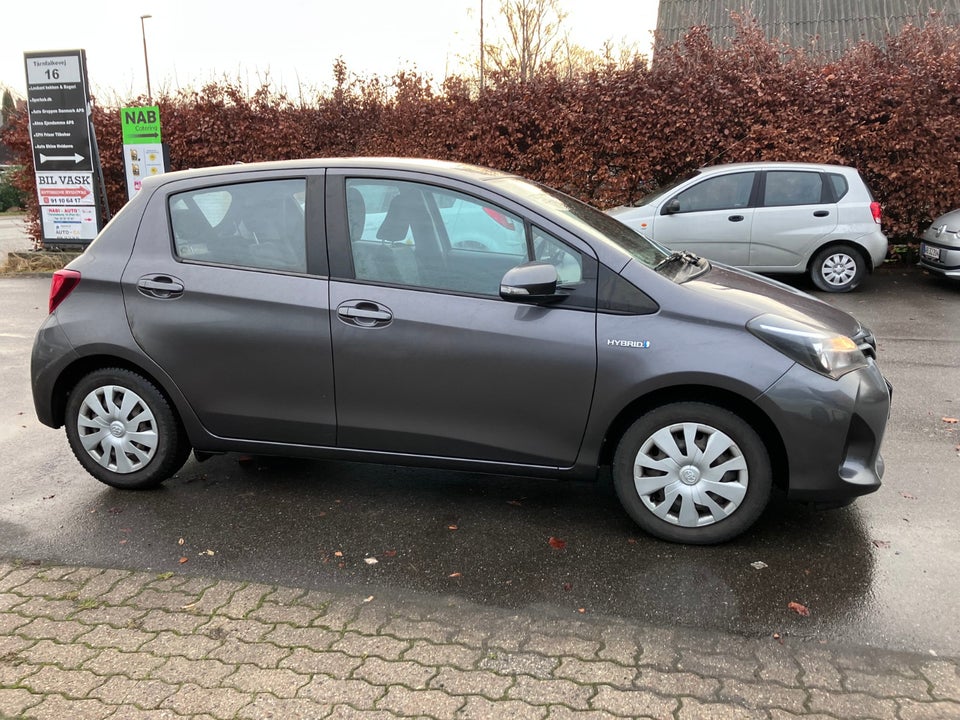 Toyota Yaris 1,5 Hybrid H1 e-CVT 5d