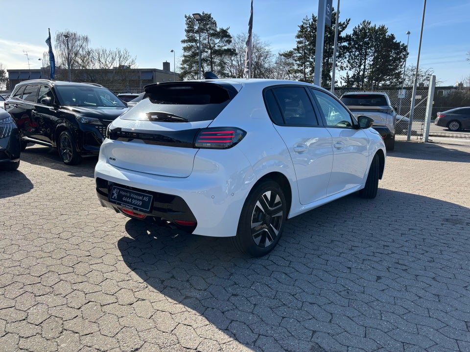 Peugeot 208 1,2 PureTech 100 Allure+ 5d