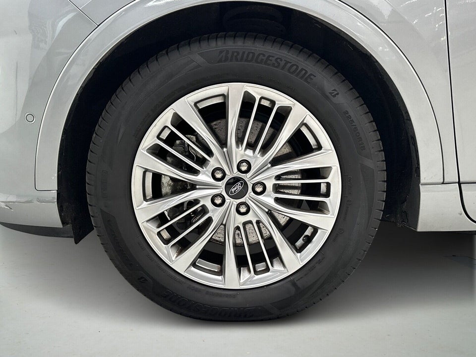 Ford Kuga 2,5 PHEV Vignale CVT 5d