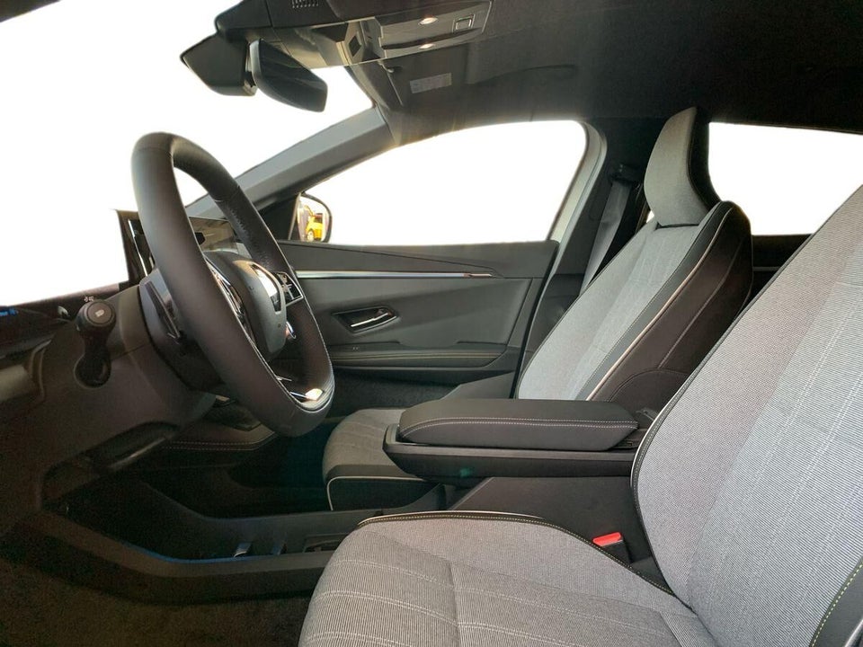 Renault Megane E-Tech 60 Techno+ 5d