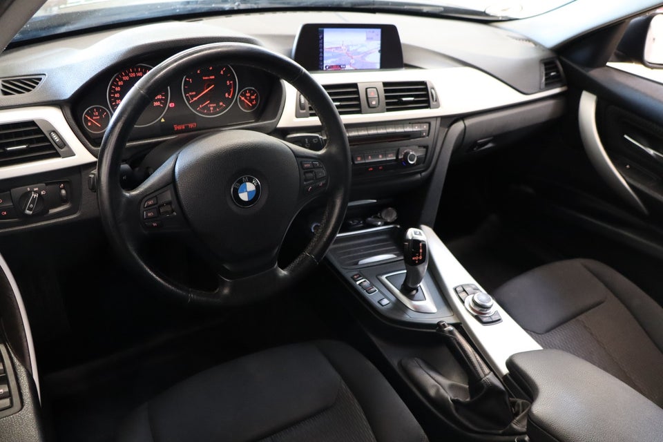 BMW 320d 2,0 Touring aut. 5d