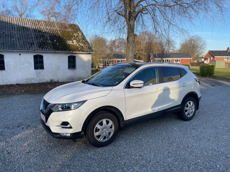 Nissan Qashqai 1,2 Dig-T 115 N-Connecta Vision 5d