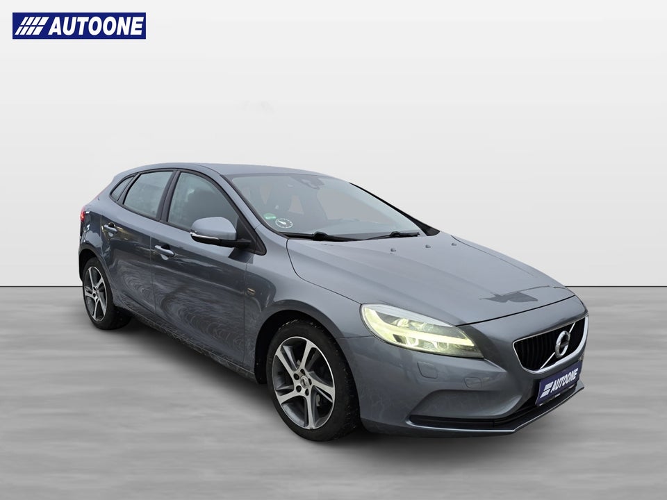 Volvo V40 2,0 D2 120 Momentum 5d