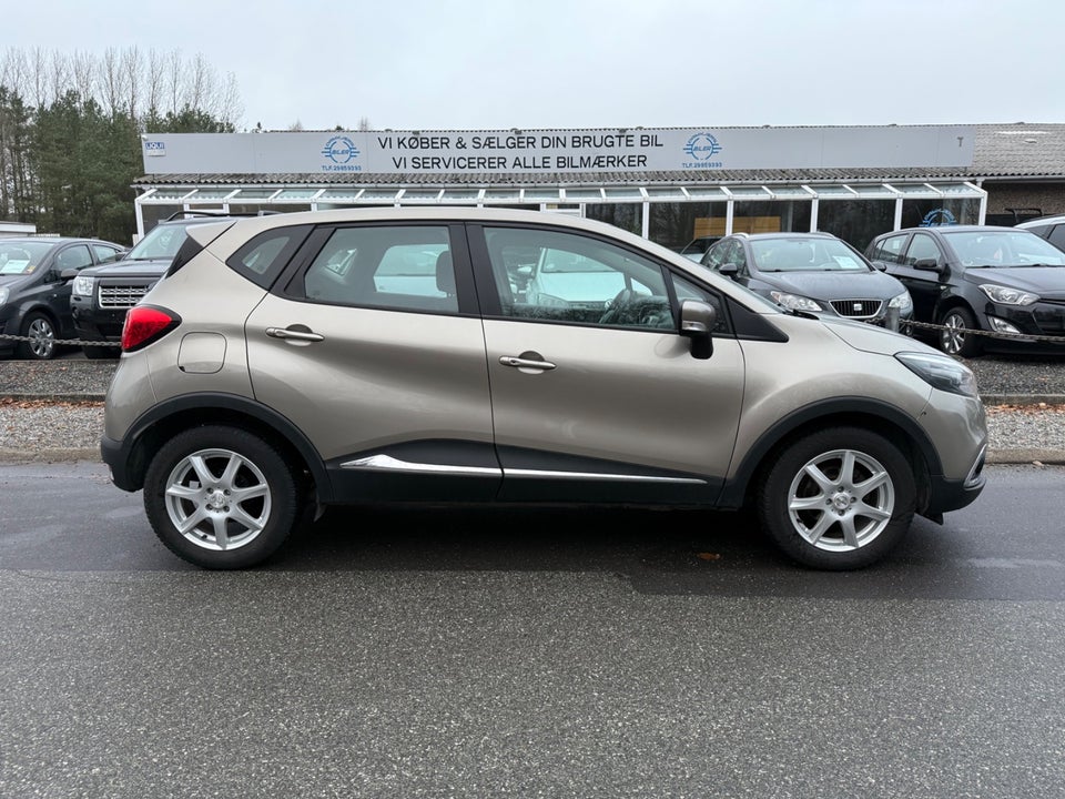 Renault Captur 0,9 TCe 90 Expression 5d