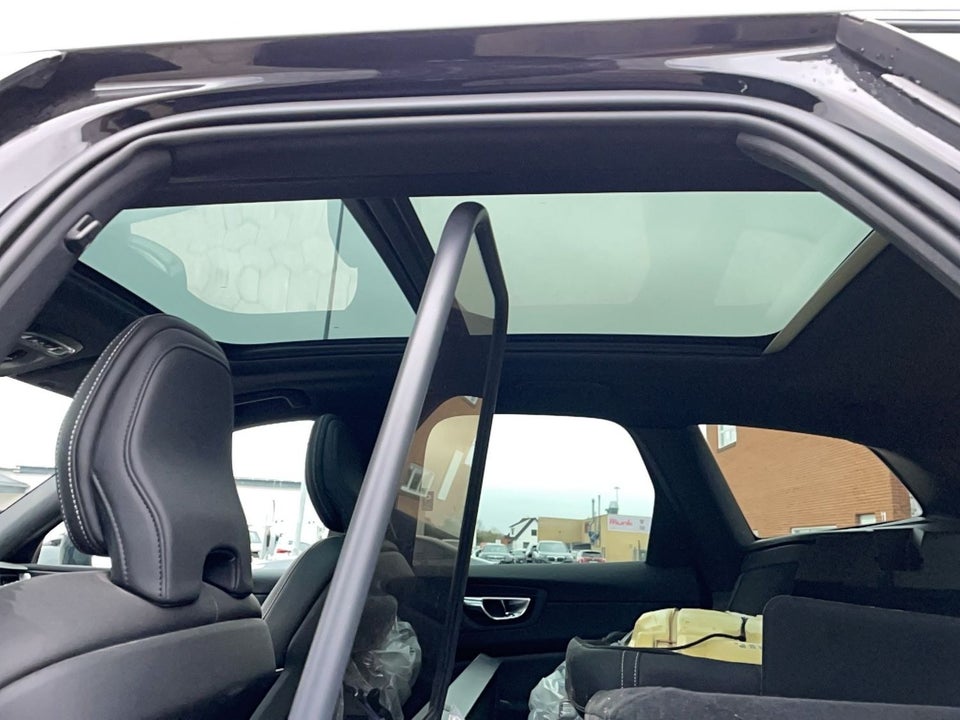 Volvo XC60 2,0 T6 ReCharge R-Design aut. AWD Van 5d