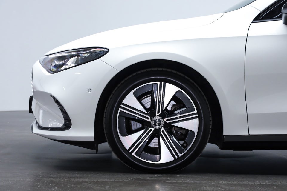 Mercedes CLA250+ EQ Progressive 4d