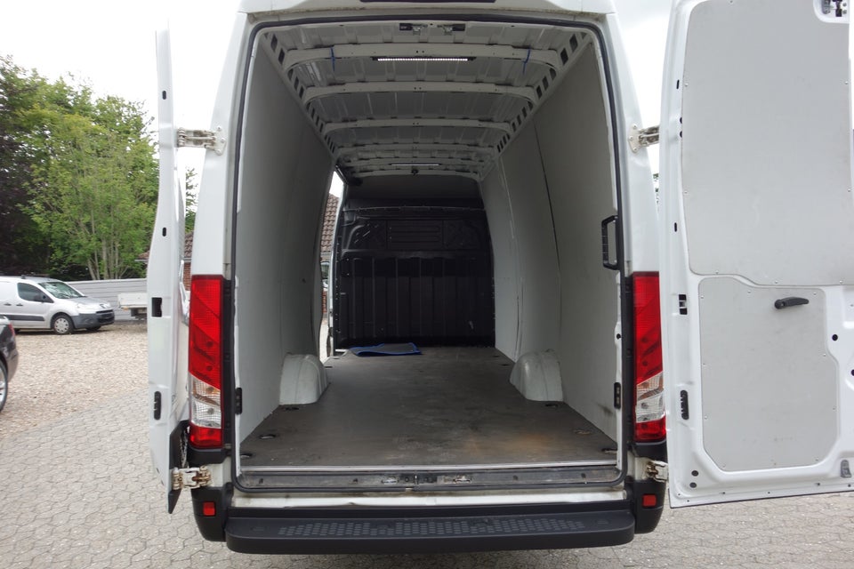 Iveco Daily 2,3 35S16 16m³ Van AG8