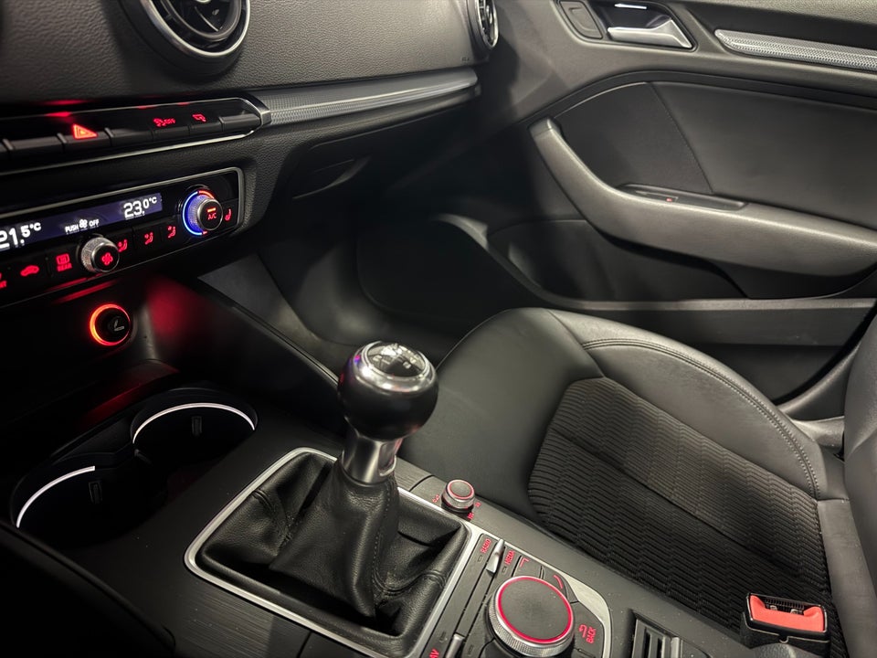 Audi A3 1,4 TFSi 140 Ambiente Sportback 5d