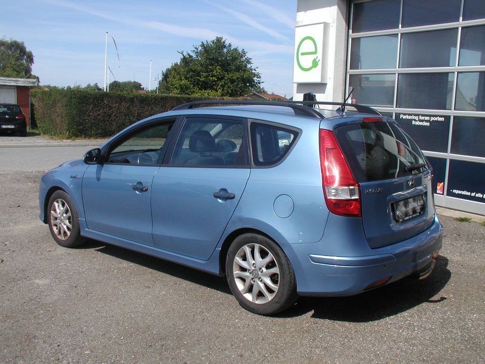 Hyundai i30 1,6 CRDi 90 Classic CW 5d