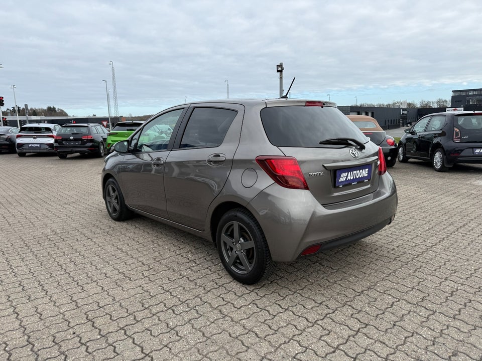 Toyota Yaris 1,0 VVT-i T2 5d