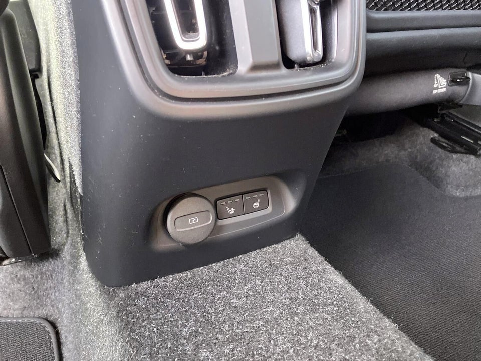 Volvo XC40 ReCharge Twin Plus 5d