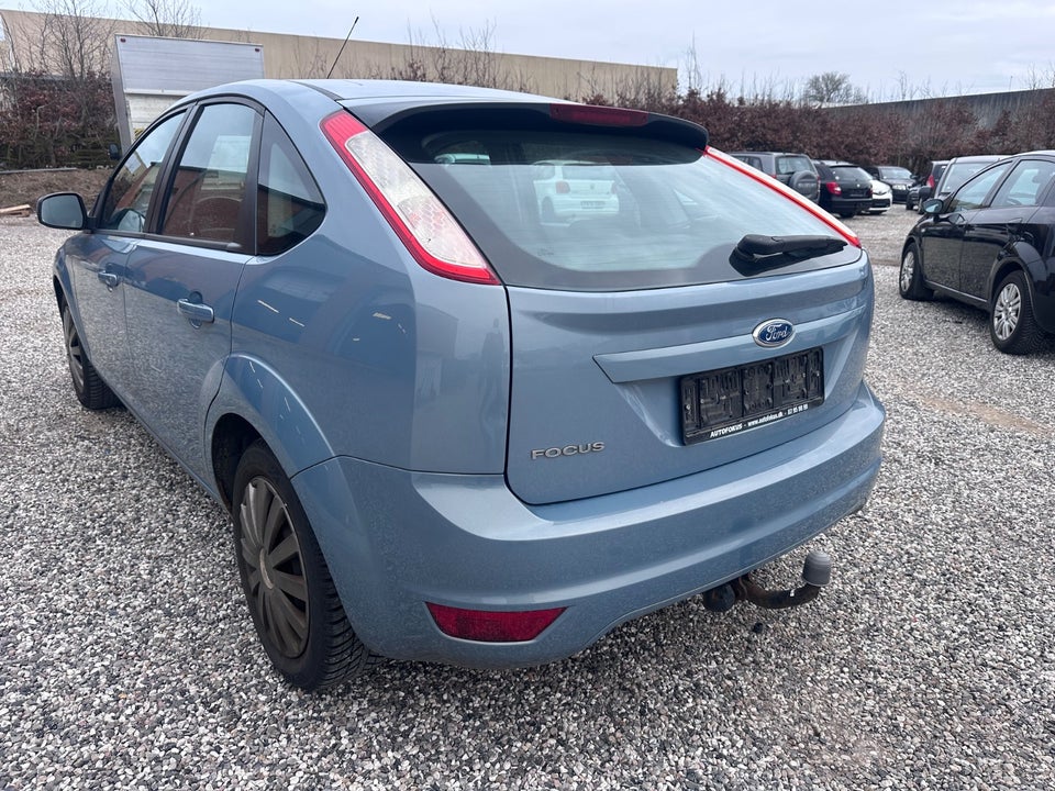 Ford Focus 1,6 Ghia 5d