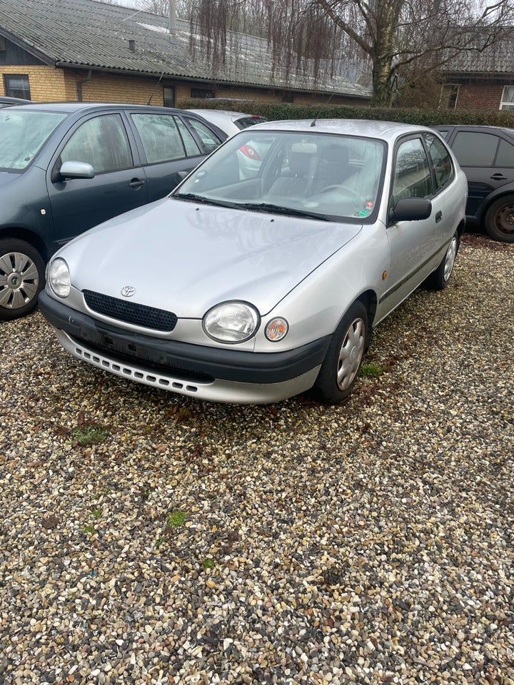 Toyota Corolla 1,3 Terra 3d