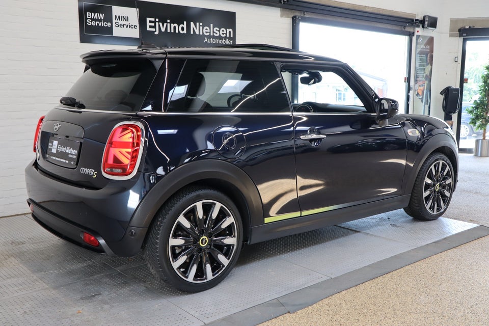 MINI Cooper SE Greenwich 3d