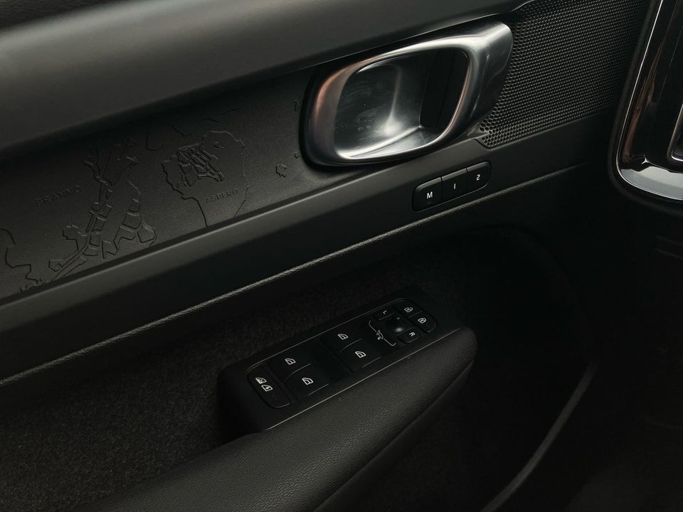 Volvo EX40 Extended Range Plus 5d