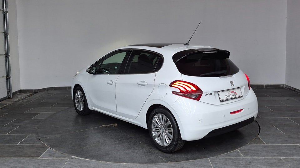 Peugeot 208 1,2 VTi 82 Allure 5d