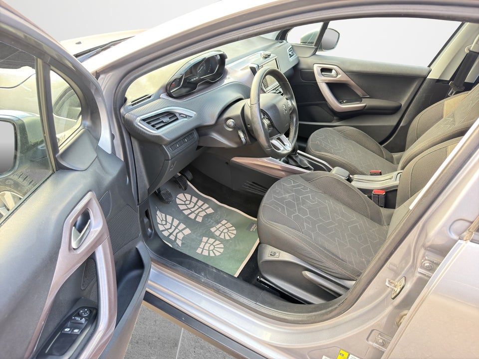 Peugeot 2008 1,2 VTi 82 Active 5d
