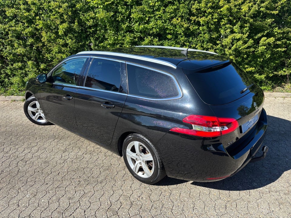 Peugeot 308 1,2 e-THP 130 Allure Sky SW 5d