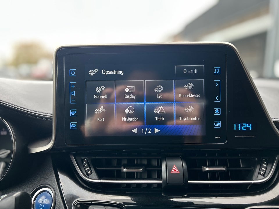 Toyota C-HR 1,8 Hybrid Premium Selected CVT 5d