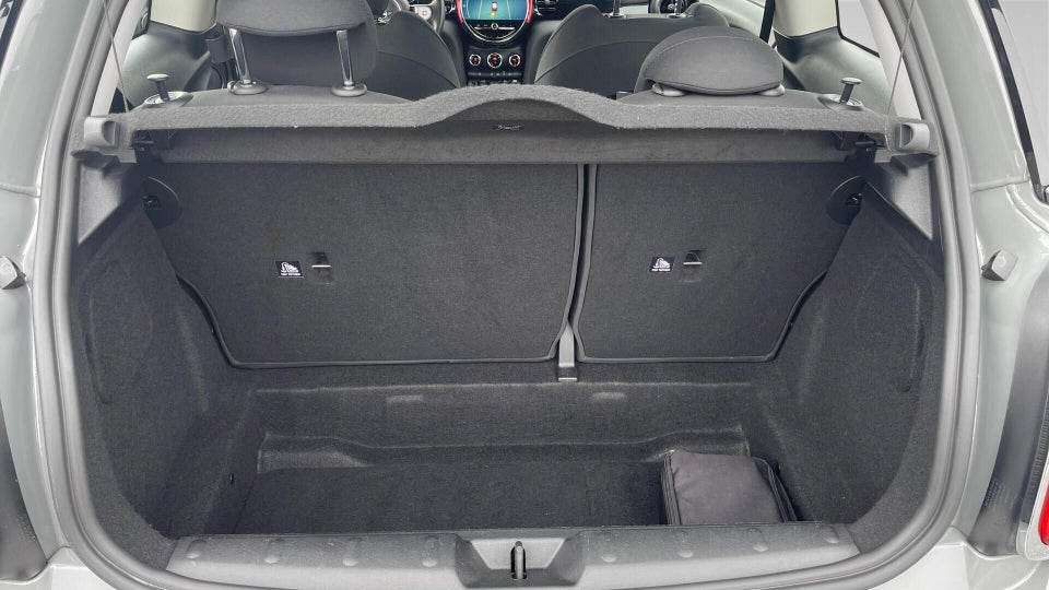 MINI Cooper SE Essential 3d