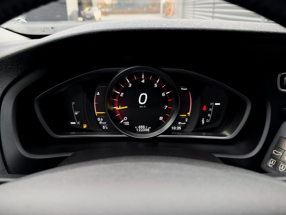 Volvo V40 1,5 T3 152 Inscription aut. 5d