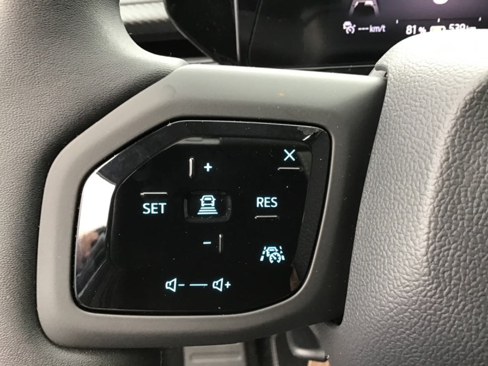 Ford Explorer 79 Premium Extended Range AWD 5d
