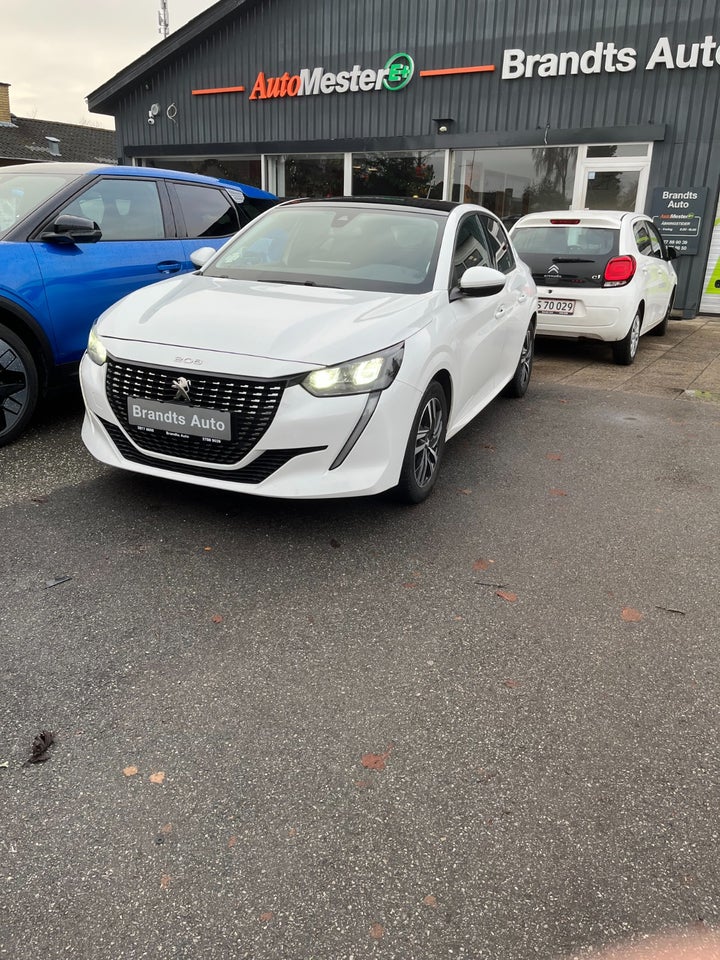 Peugeot 208 1,2 PureTech 100 Allure Sky 5d