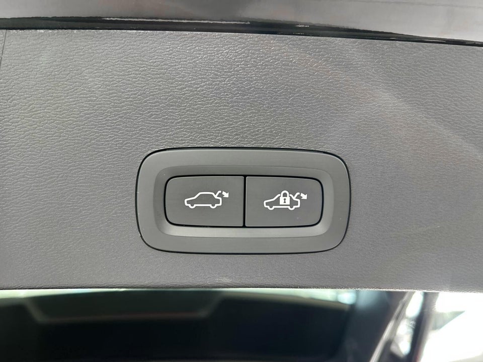 Volvo EX40 Standard Range Plus 5d