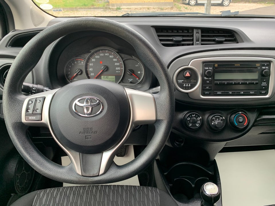 Toyota Yaris 1,0 VVT-i T1 5d