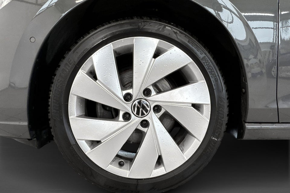 VW Golf VIII 1,5 eTSi 150 Style Variant DSG 5d