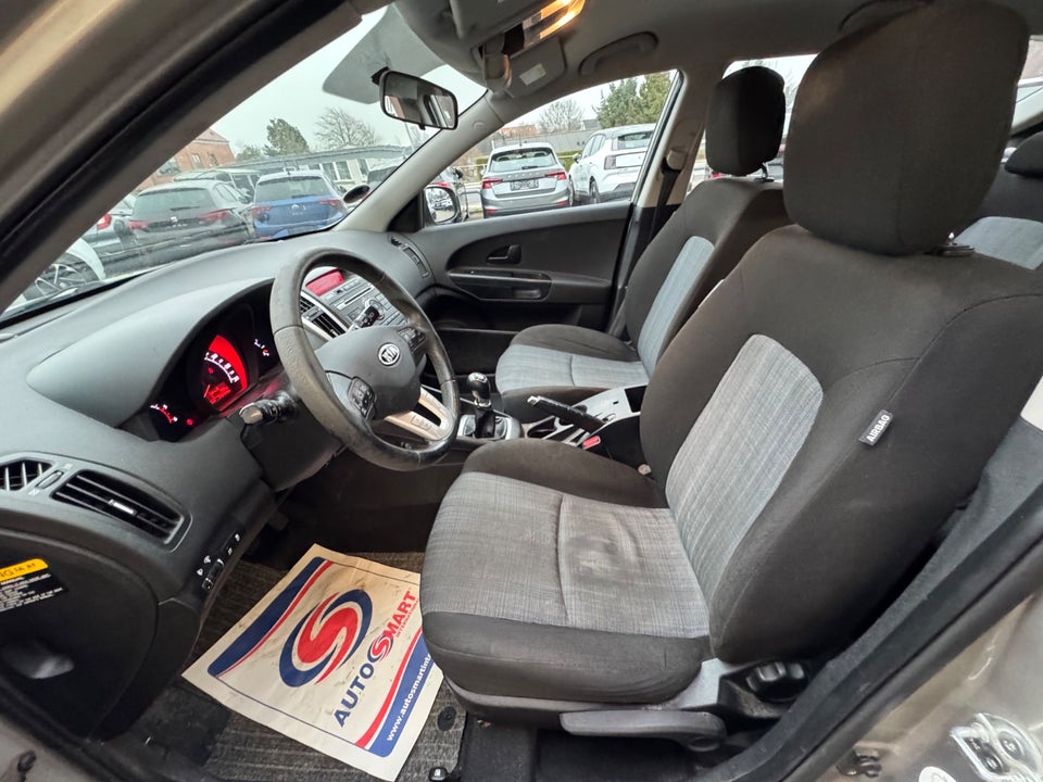 Kia Ceed 1,6 CRDi 115 Active SW 5d